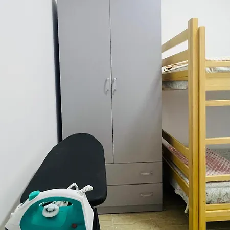 Pinehouse * Velipojë